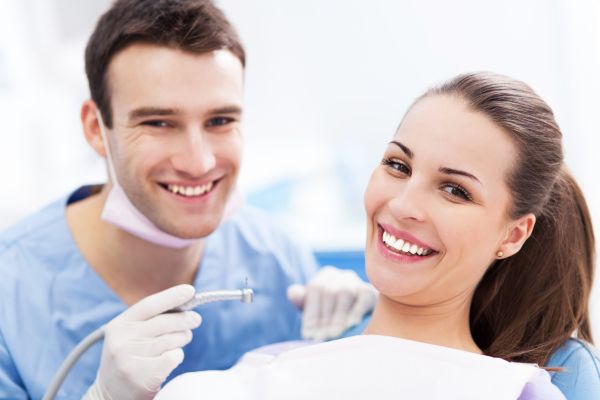 What Should I Expect During A Teeth Whitening Procedure?